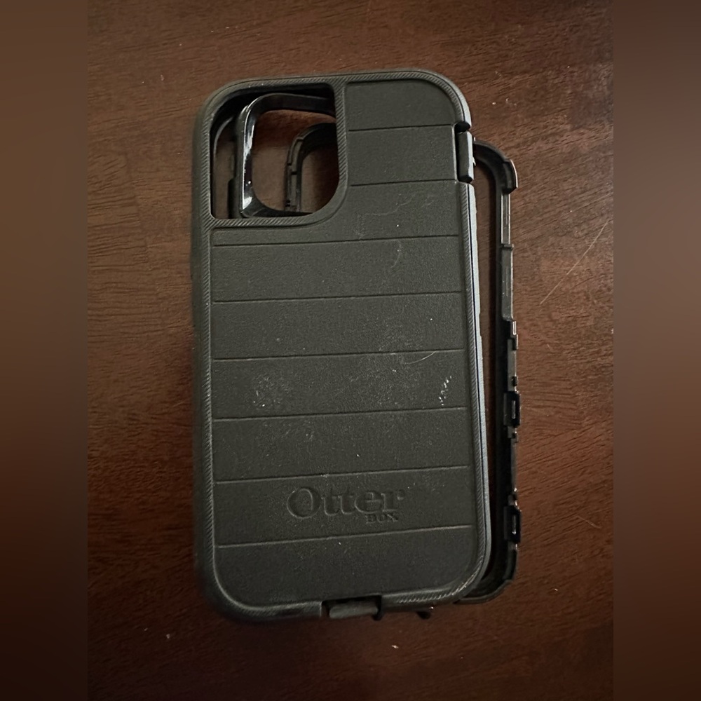 IPhone 11 pro Otter Box phone case